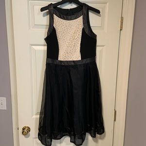 Designer Carmen Marc Valvo dress - black and cream with silk and leather